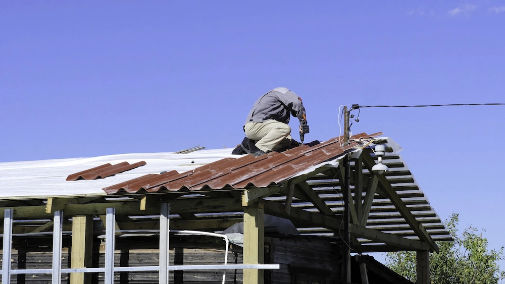 asian-engineer-workers-installing-new-cpac-roof